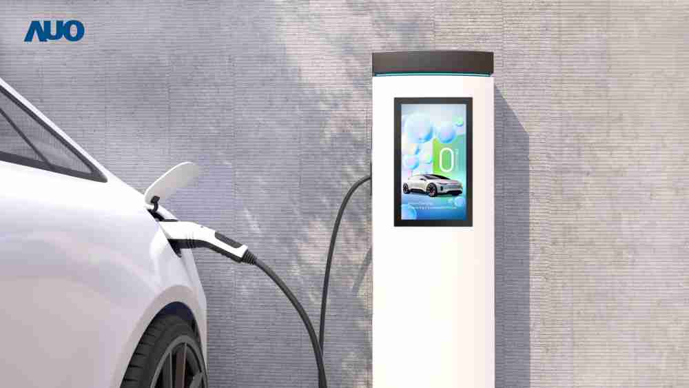 友達〝EVSE車用充電樁解決方案〞專為電動汽車充電樁設計，，，具有高亮度、、、、克服戶外艱難環境的耐溫、、耐紫外線等特性，，，並搭載散熱性及擴充性強的高效能工業電腦，，，，可實現人機互動訴求，，，，如資訊顯示、、、、支付等應用